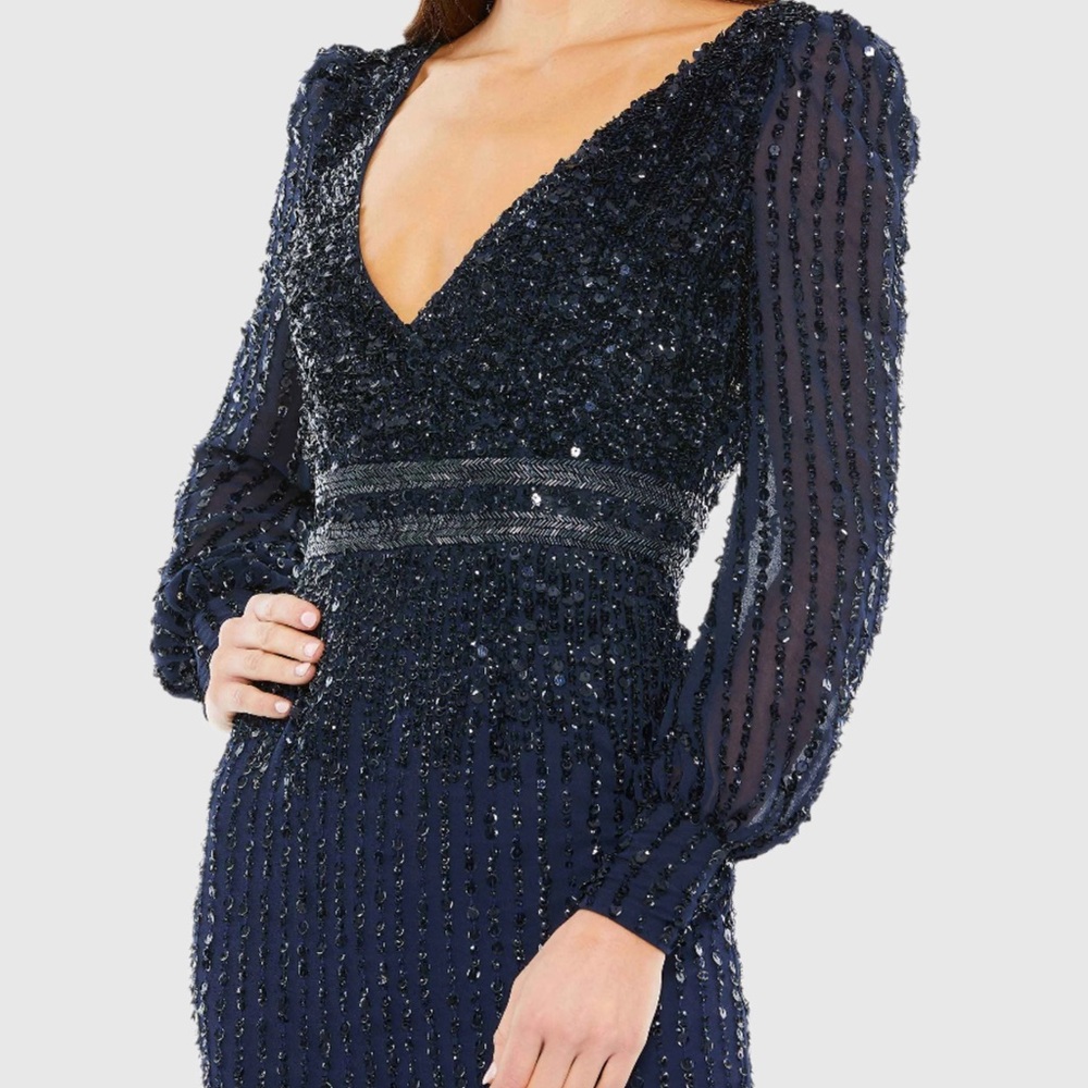 ✔️#60B BNWT MAC DUGGAL
Sequined V Neck Bishop Sleeve Dress DRESS # 93593